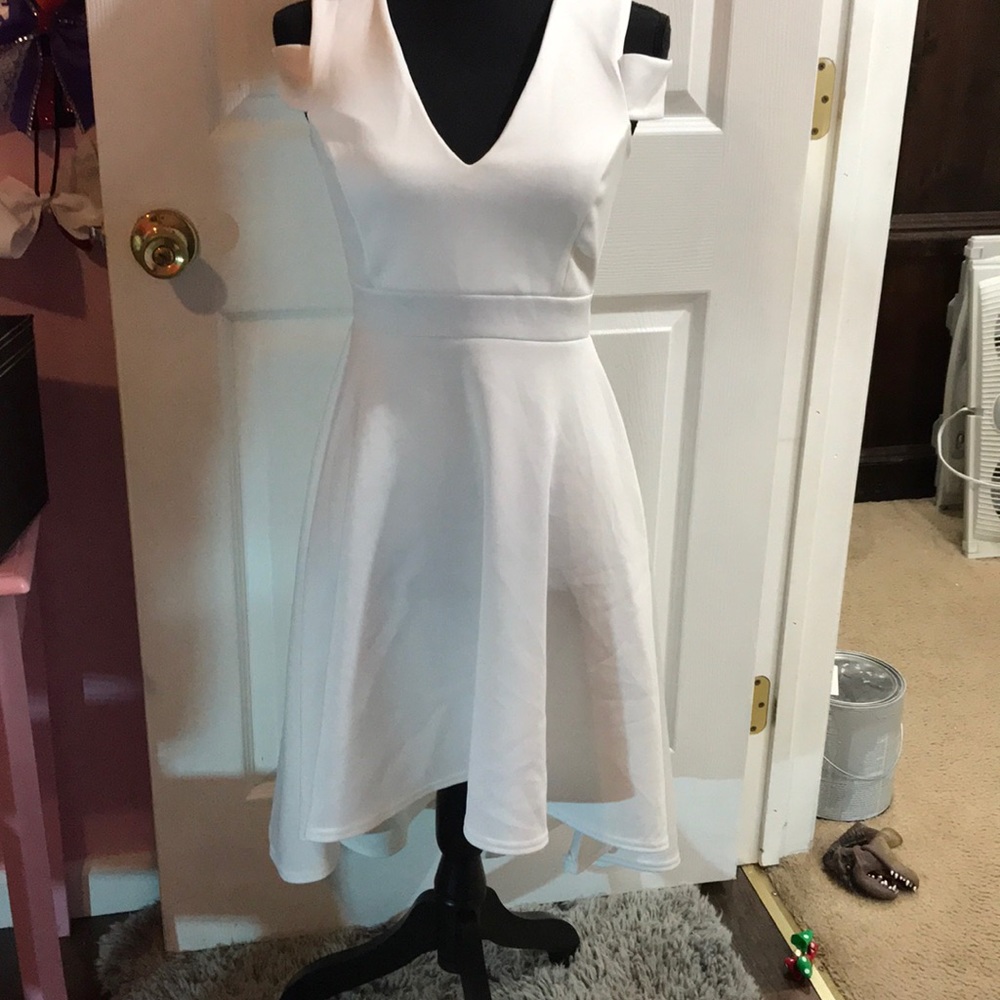 Dress - Picture 5 of 6